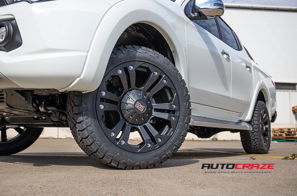 MITSUBISHI TRITON MONSTER XD MATTE BLACK